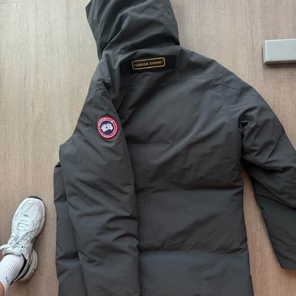 Men’s Canada Goose Chateau Slim Fit Down Parka Graphite XL - Picture 7 of 8